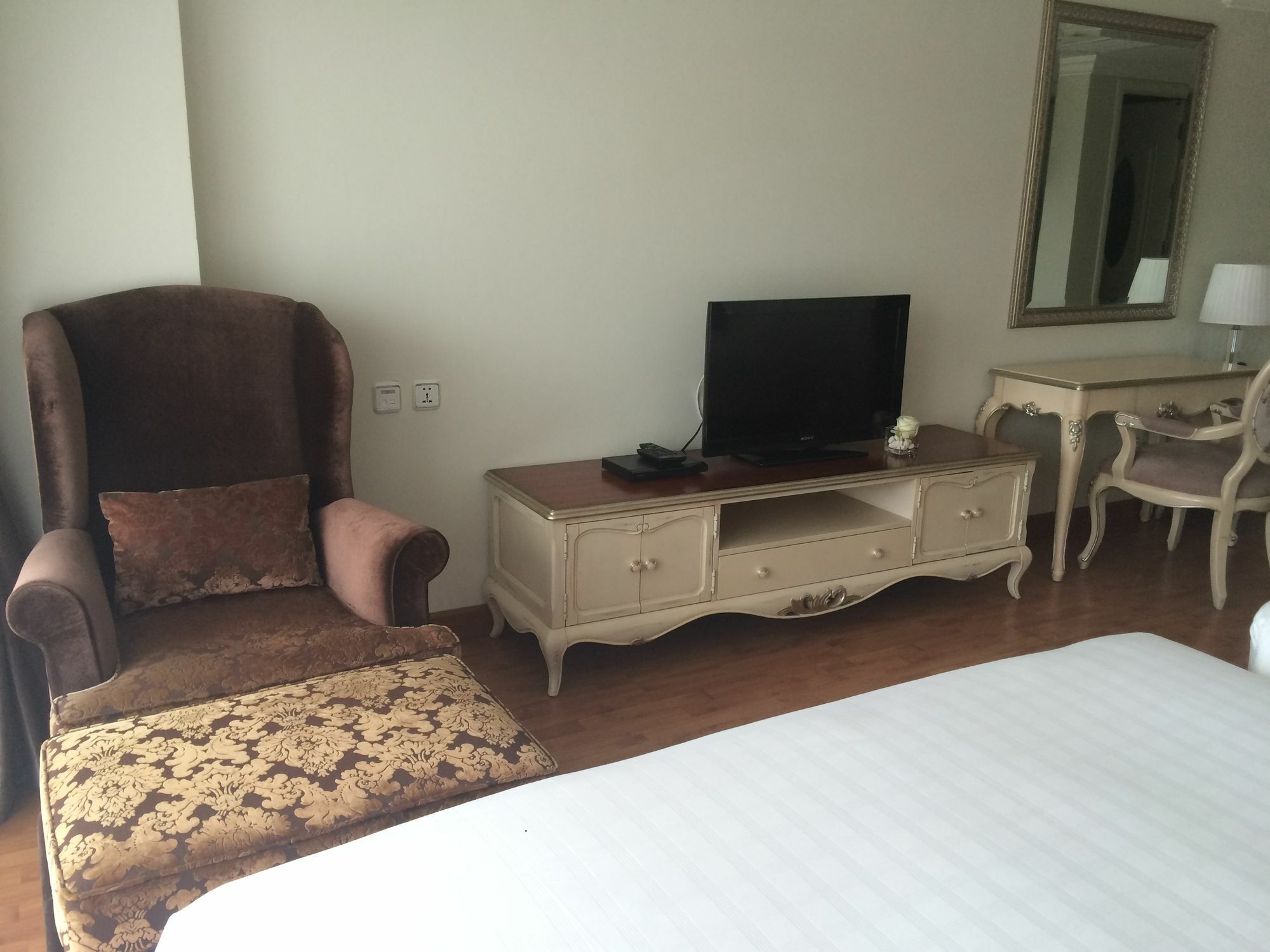 Lk Noble Suite Pattaya Exterior foto