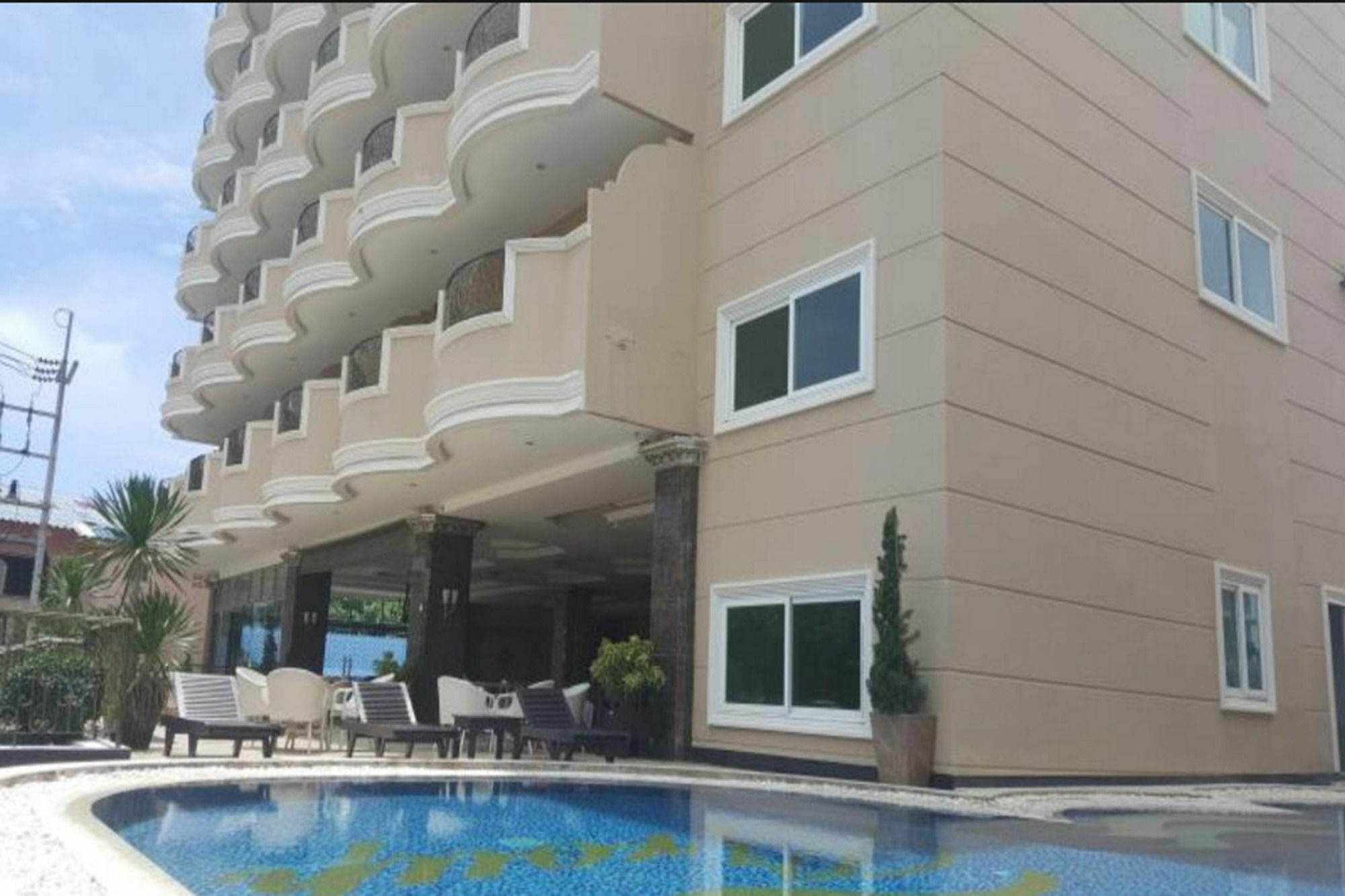 Lk Noble Suite Pattaya Exterior foto